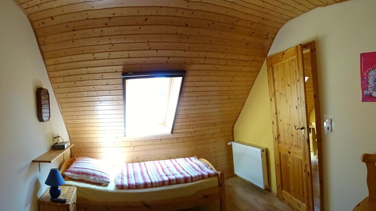 Ferienhaus Im Urigen Garten Bzw Eulenhaus Zingst Buitenkant foto